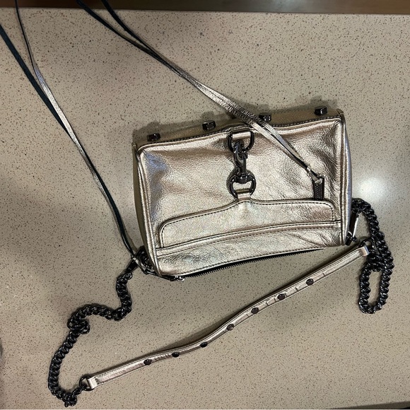 Gold - Picture 5 of 6